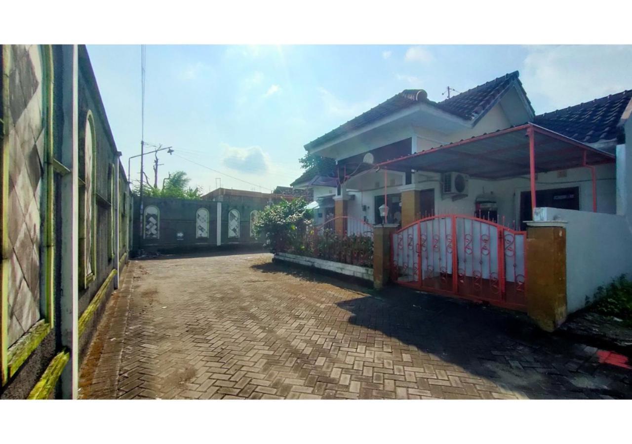 Tatkala Di Jogja Apartment Yogyakarta Exterior photo